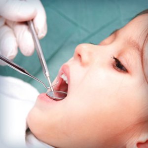child having a dental checkup